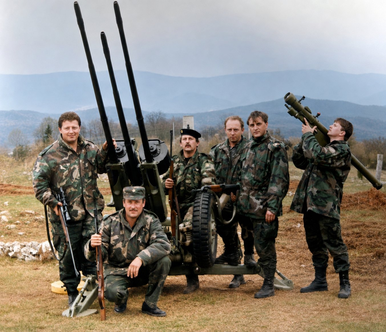 Pripadnici voda protuzračne obrane 3. bojne Brinje na borbenom položaju. 1992.